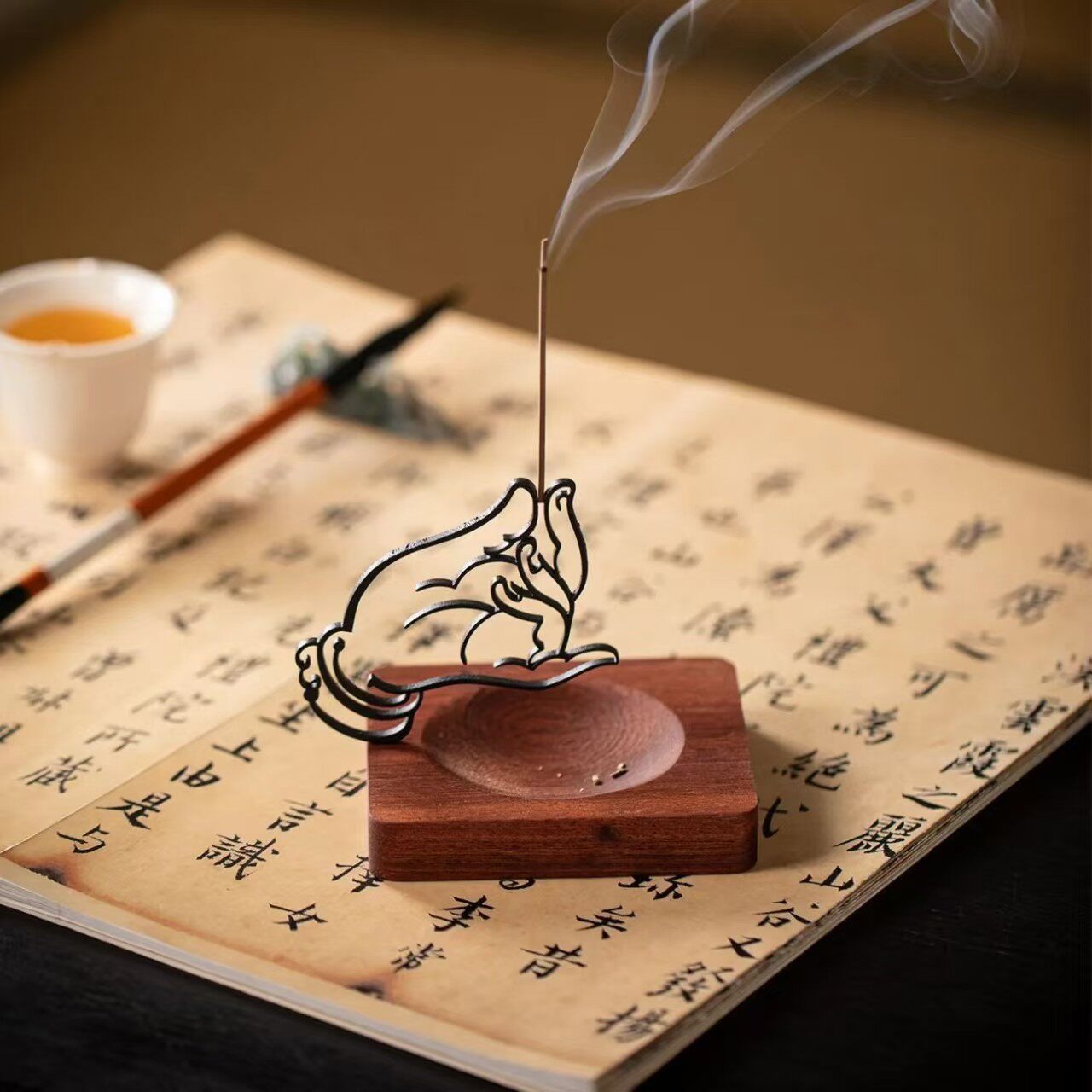 Buddha Hand Incense Stick Hold - Home Fragrance Vanilla Cashmere のレビューと価格