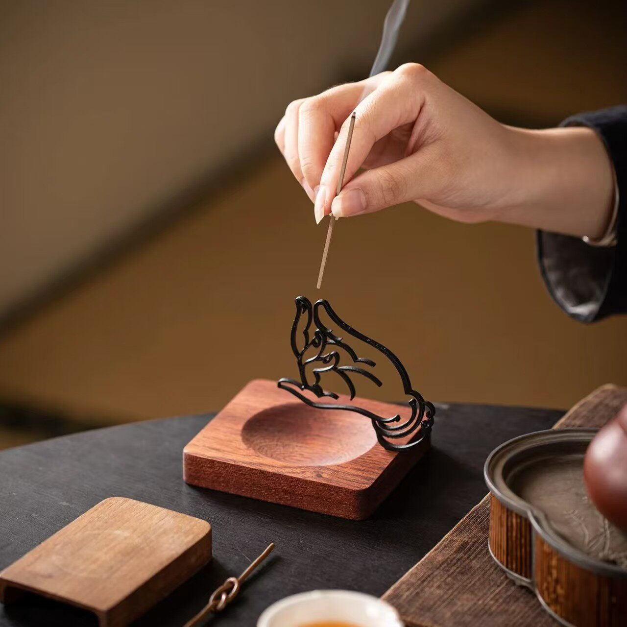 Buddha Hand Incense Stick Hold - Home Fragrance Vanilla Cashmere のレビューと価格